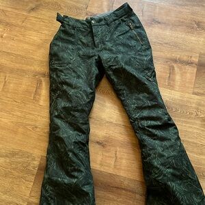 Women’s ski pants